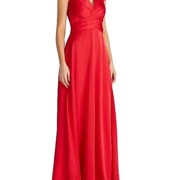 Theia gown - Picture 2 of 7